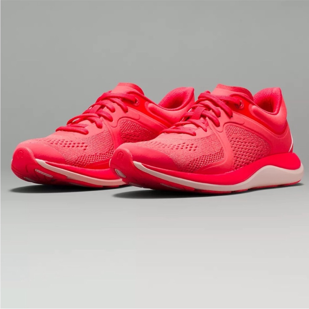 New in box lululemon Chargefeel Low Women's Workout Sneaker 7